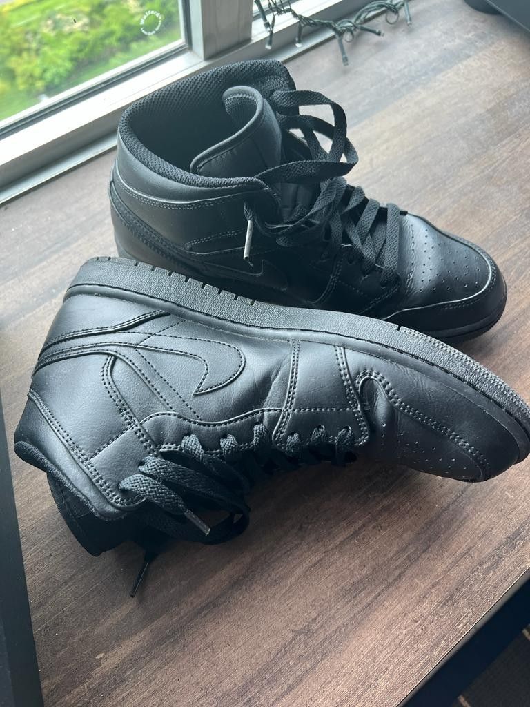 All black air jordan ones outlet