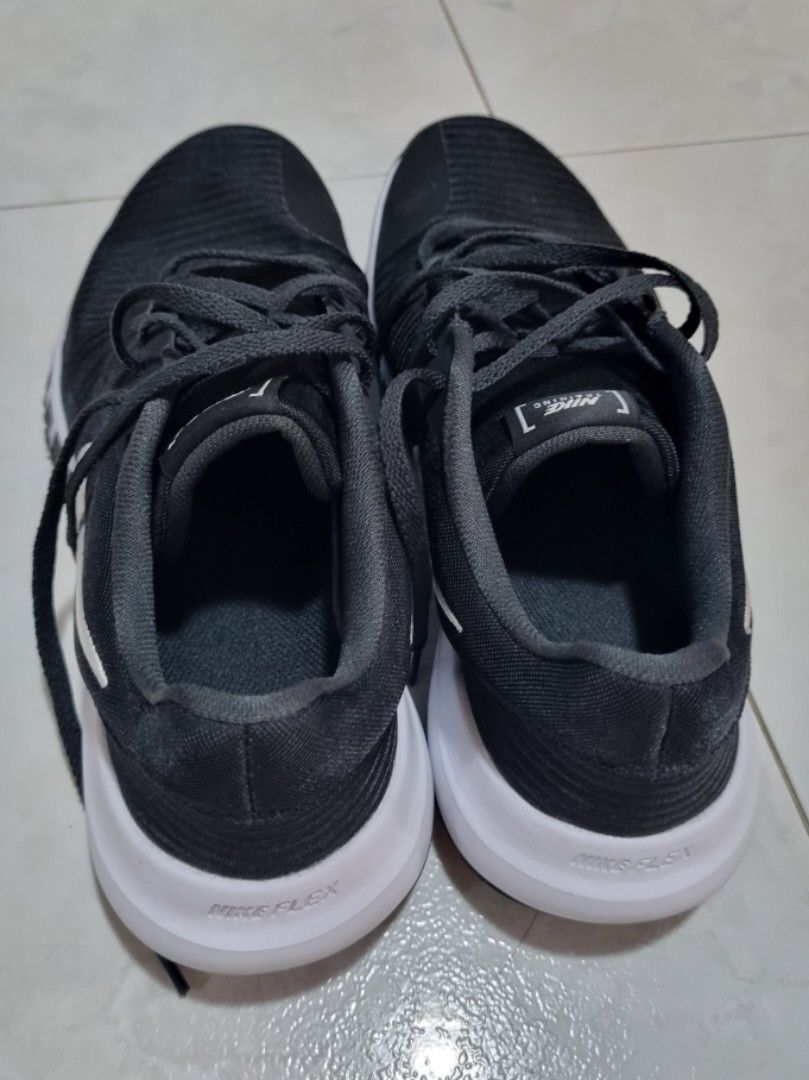 https://www.carousell.sg/p/nike-men-s-flex-control-4-training-shoes-black-us-9-1254201129/