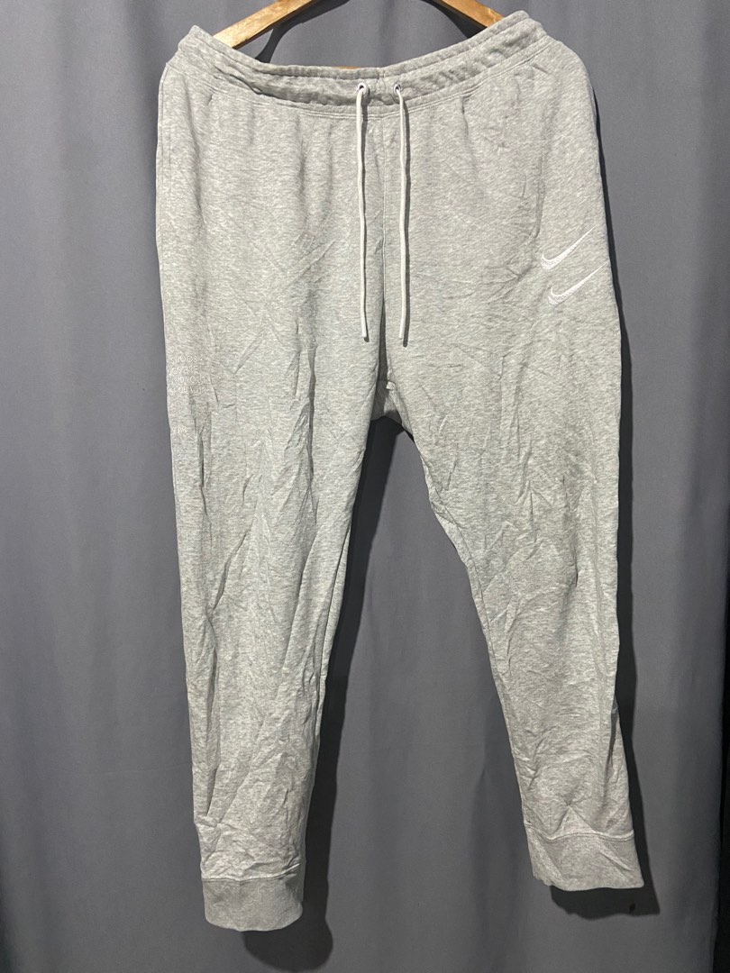 jogging nike multi swoosh