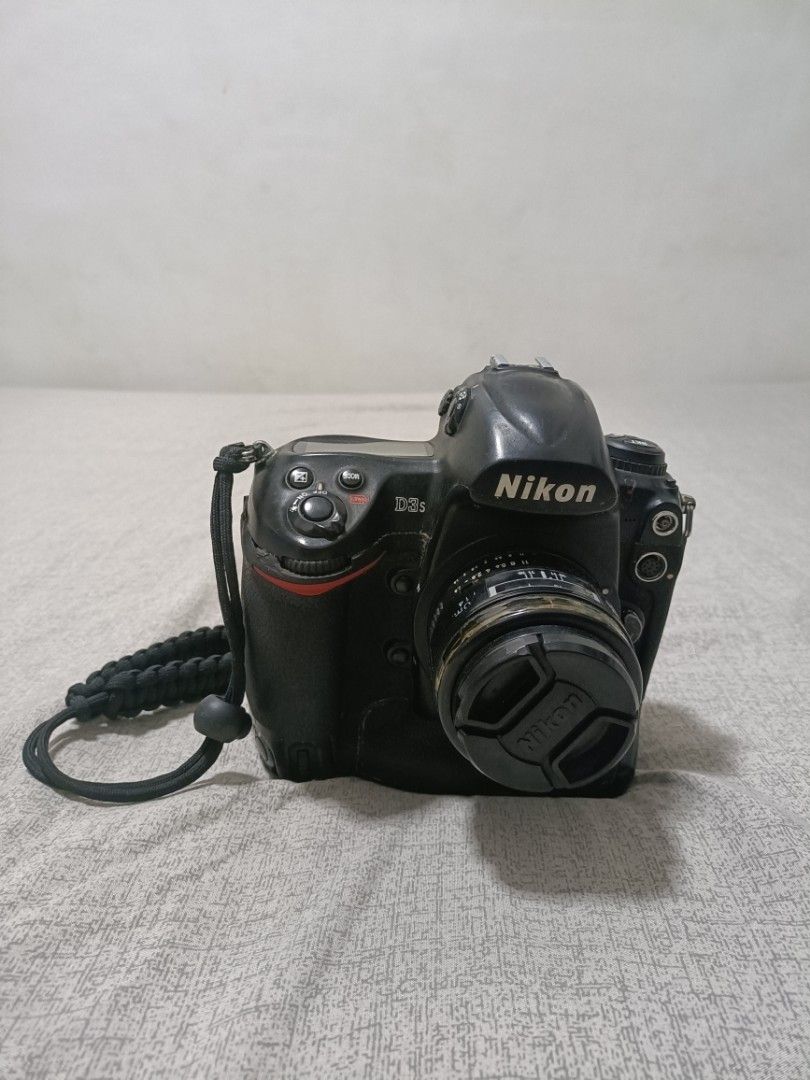 Nikon D3s (Category: Cameras) located in Taguig. Submitted by haser (Listing ID 1254205758, Image 3). Description: Nikon D3s nikon 50mm f/1.4G 3 battery charger 126G memory card RFS: bawas gamit negotiable sa sure buyer bawal sa maselan.