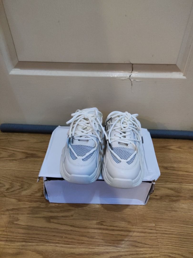 Lazy slip on sneakers top