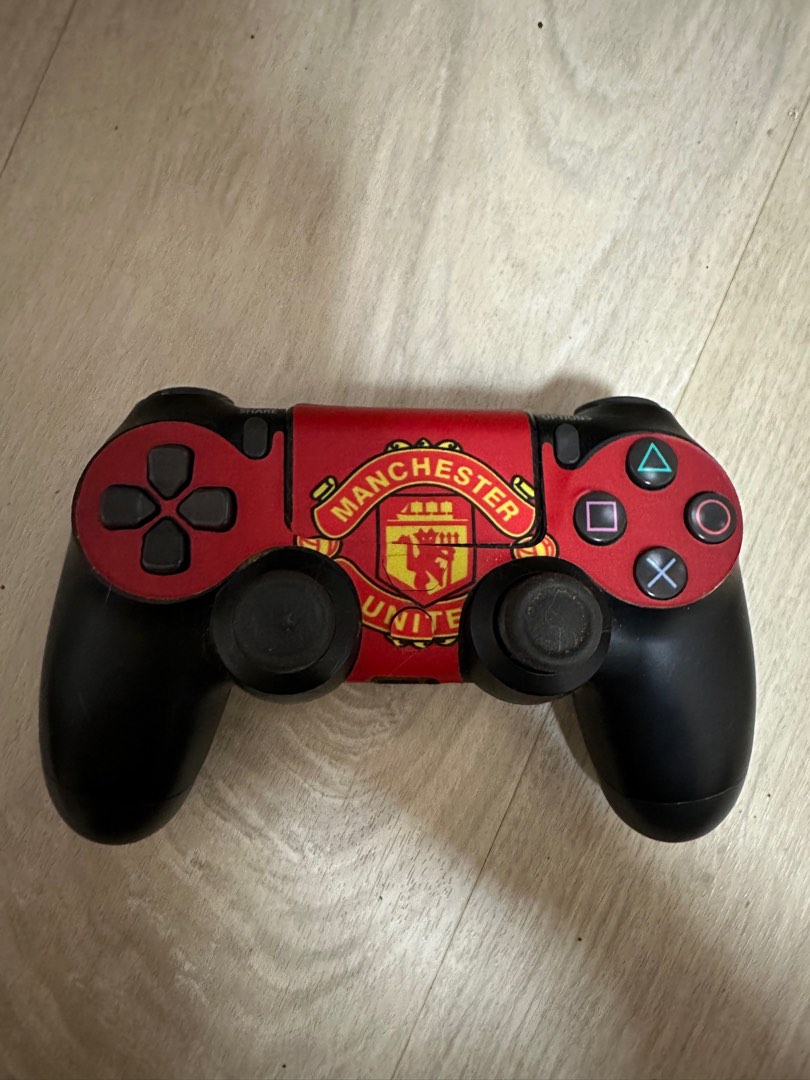 Man utd store ps4 controller