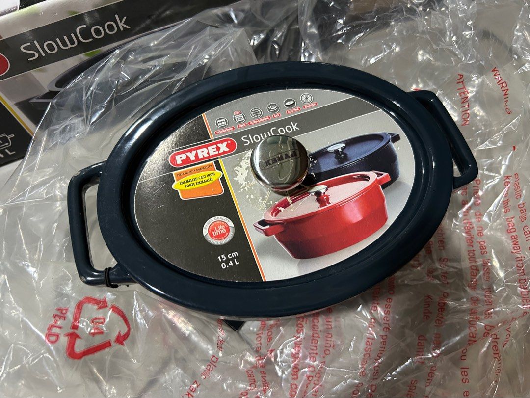 Pyrex Slow Cook Cast Iron pot 0.4 litre, Furniture & Home Living