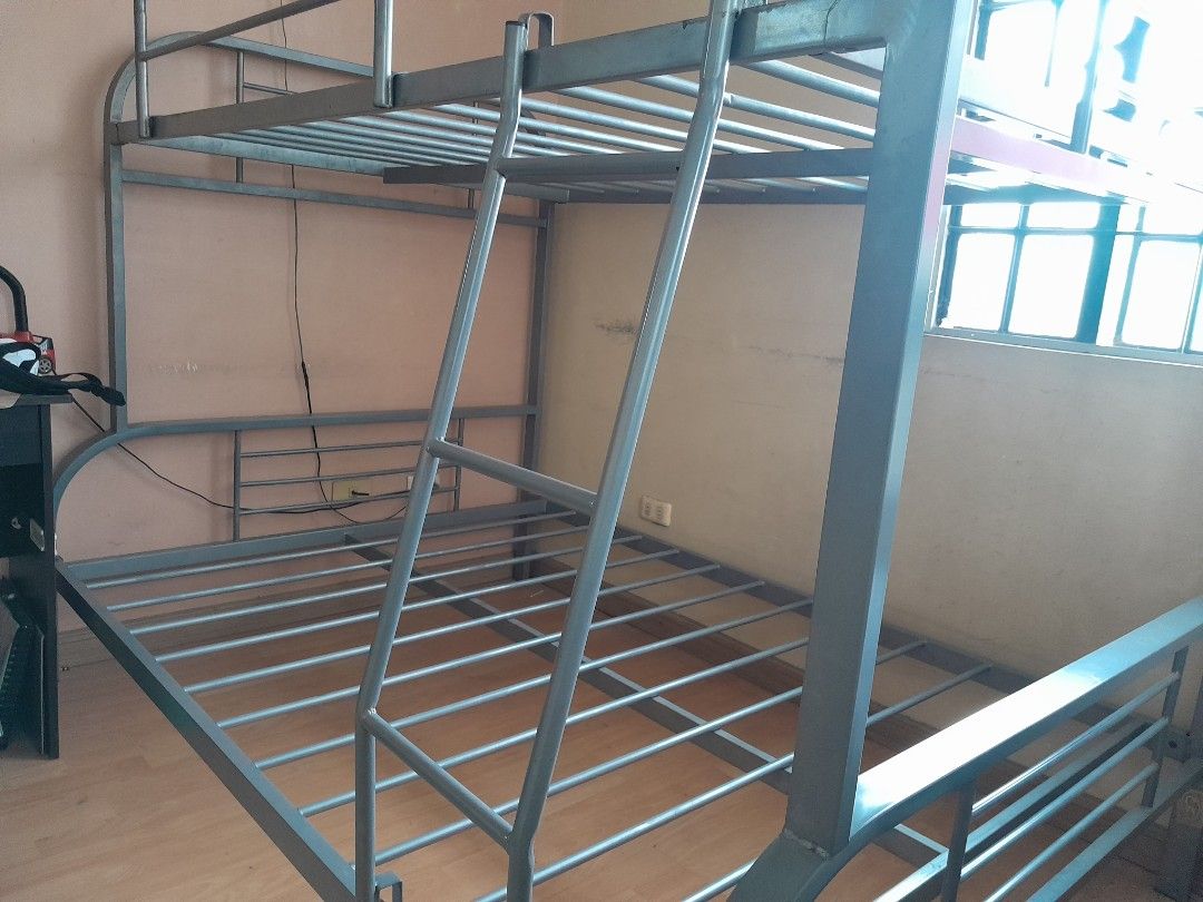 RUSH SALE! 8pcs Dining chairs, 8 sitters Dining table, Double Deck bed