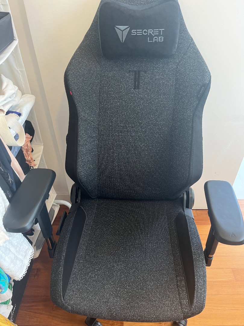 Secret Lab chair in near to new condition, Furniture & Home Living