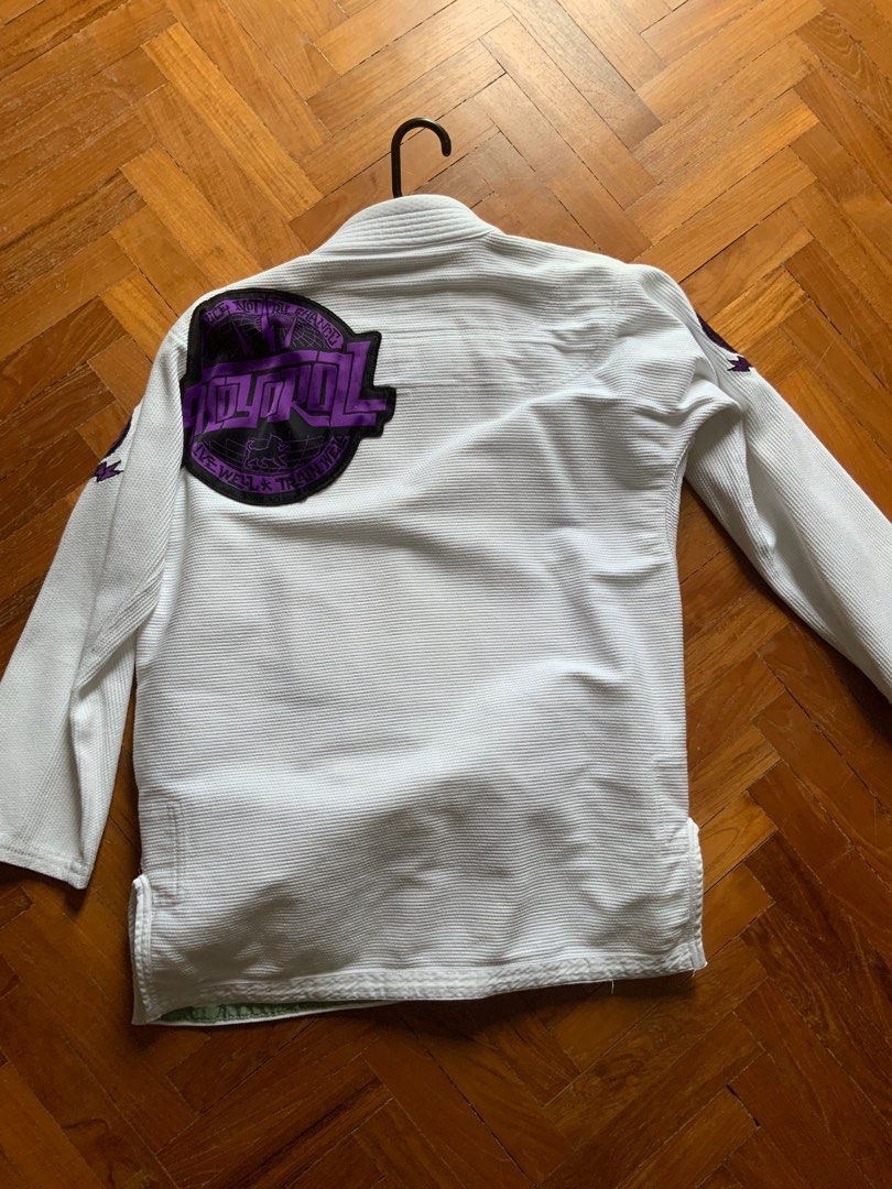 Shoyoroll BJJ GI size 1L, Sports Equipment, Other Sports Equipment and