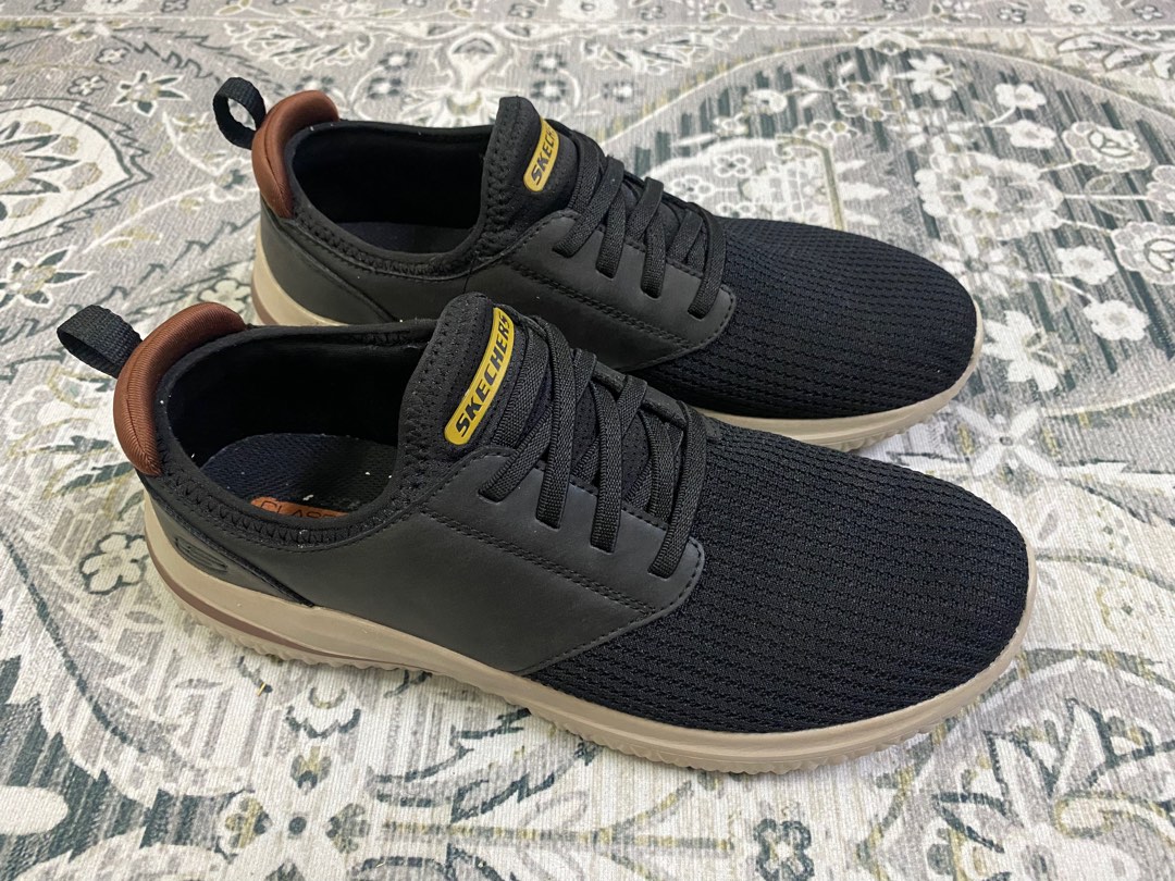 Skechers Mens Delson Mooney SlipOn Sneakers Athletic Shoes size 9.5 UK