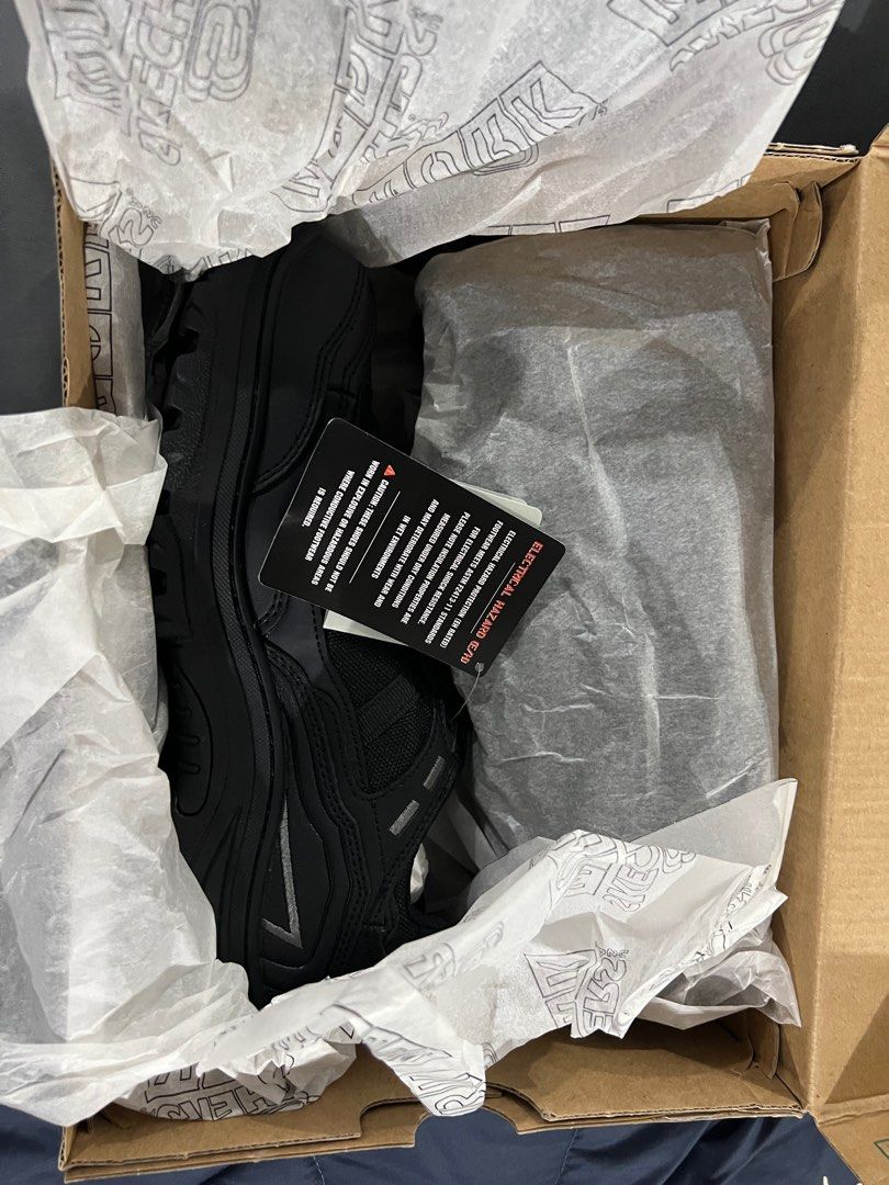 sketchers safety boots