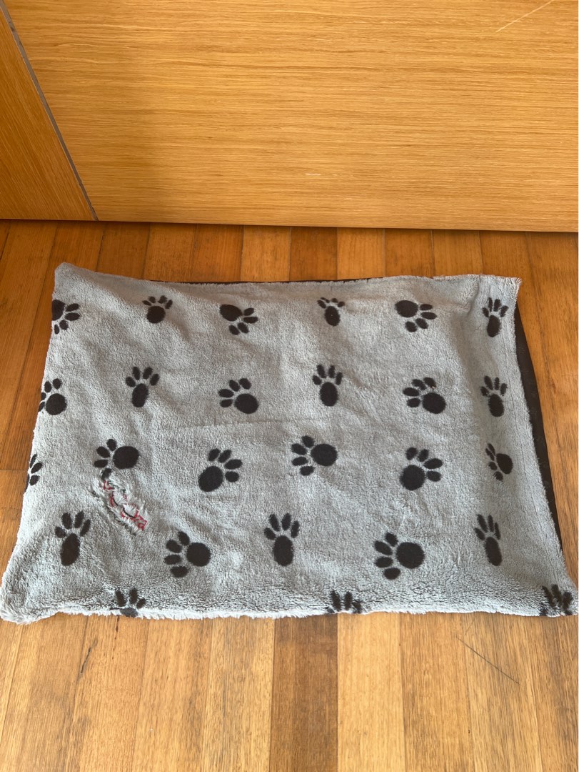 Snooza dog bed, Pet Supplies, Homes & Other Pet Accessories on Carousell
