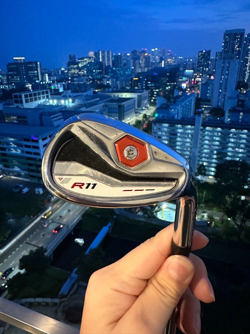 Taylormade R11 Sand Wedge, Sports Equipment, Sports & Games, Golf on