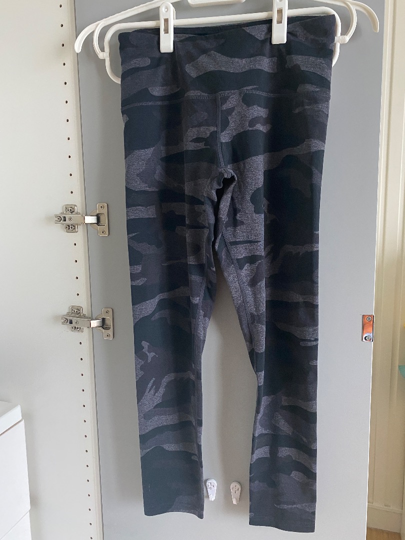 Tuff Athletics Leggings, size Small, Black Grey, Women's Fashion,  Activewear on Carousell