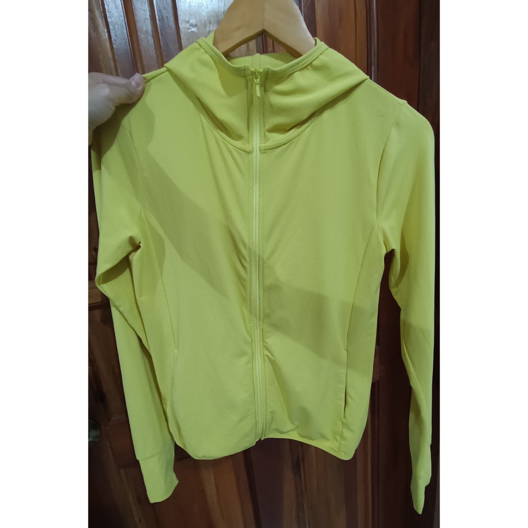 Uniqlo AIRism Mesh UV Protection Hoodie, Women's Fashion, Coats, Jackets  and Outerwear on Carousell