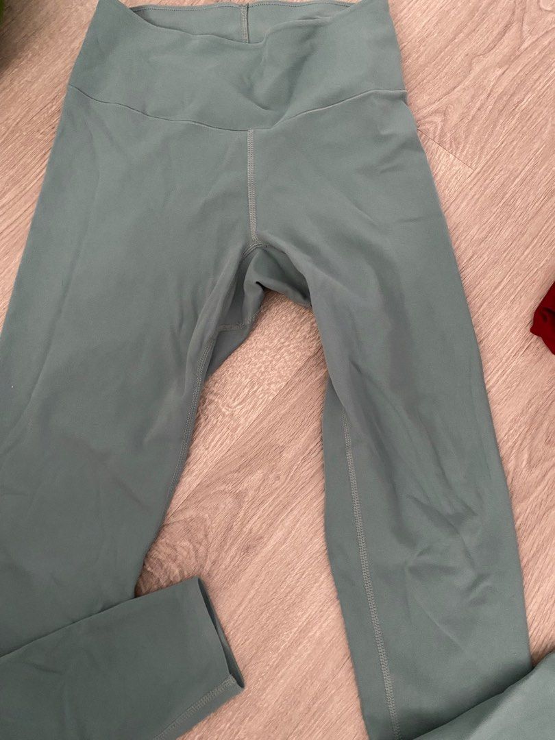 Uniqlo Yoga Pants, Women's Fashion, Activewear on Carousell