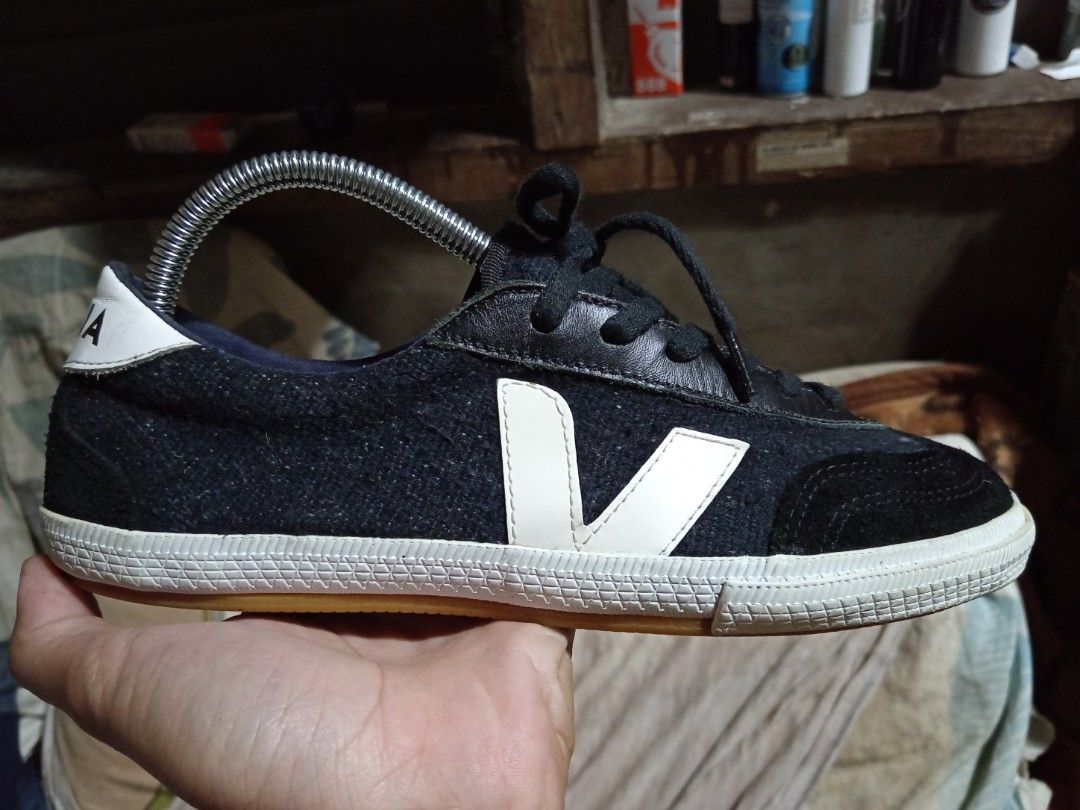 Veja Women s Fashion Footwear Sneakers on Carousell