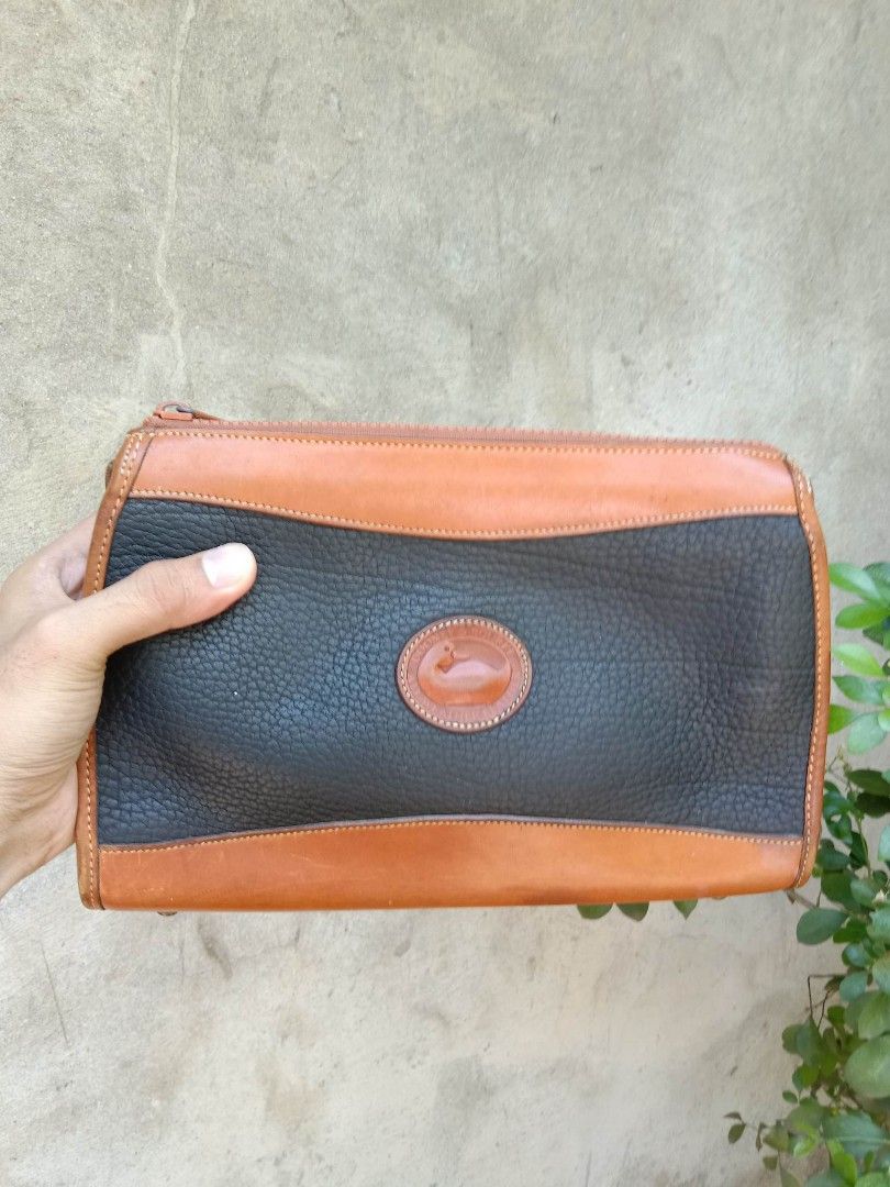 Dooney and bourke outlet crossbody clutch