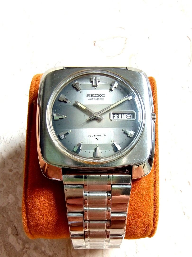 Vintage Seiko 7006 8040 40mm Luxury Watches on Carousell