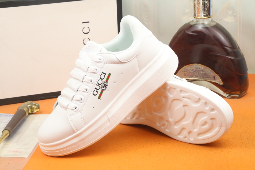 Women s small white shoes Men s Fashion Footwear Sneakers on