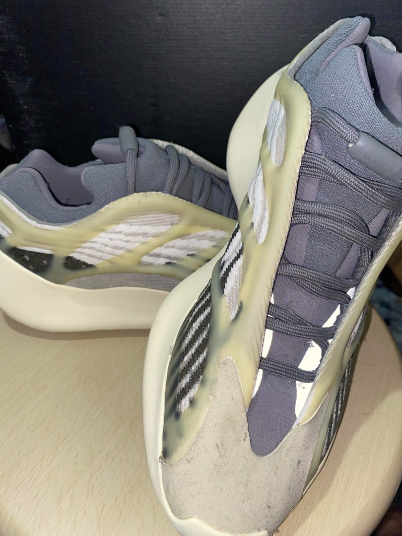 Adidas yeezy clearance 700 olx