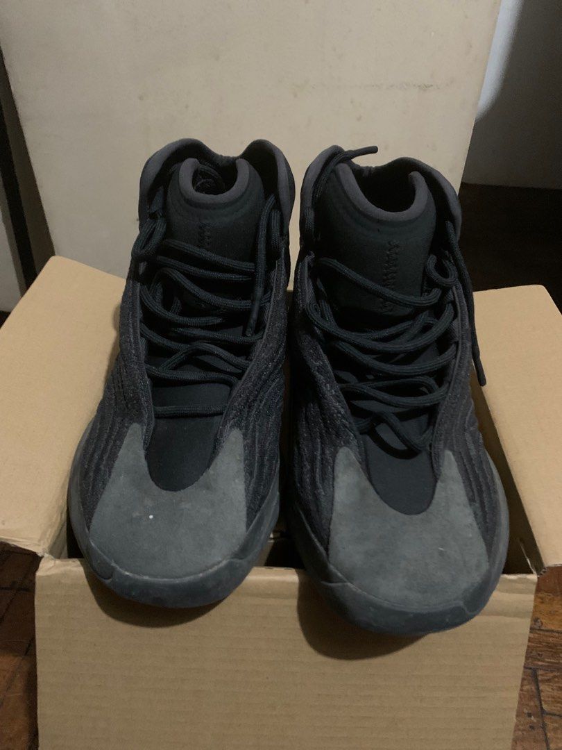 yzy qntm adults onyx