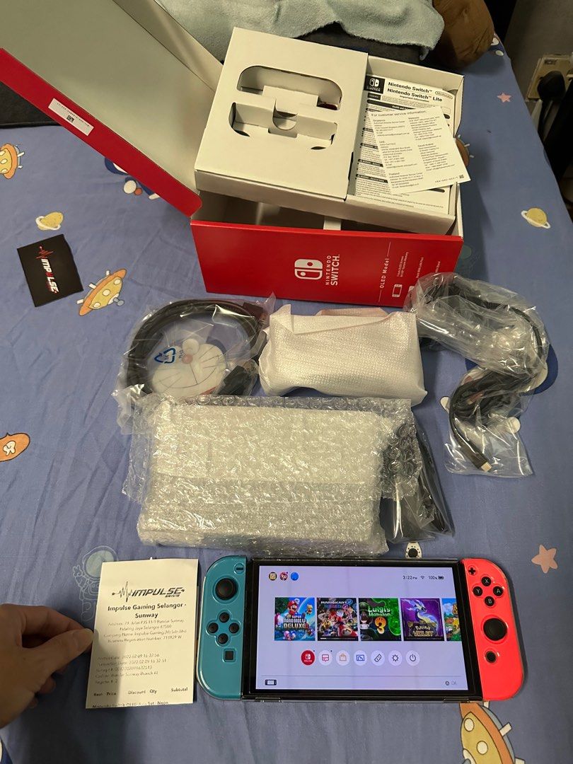 2nd Hand Nintendo Switch OLED Neon Asia Set, Video Gaming, Video Game Consoles, Nintendo on