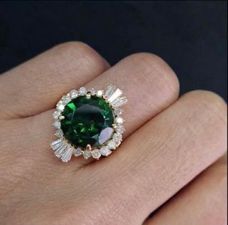 4carats round cut emerald ring