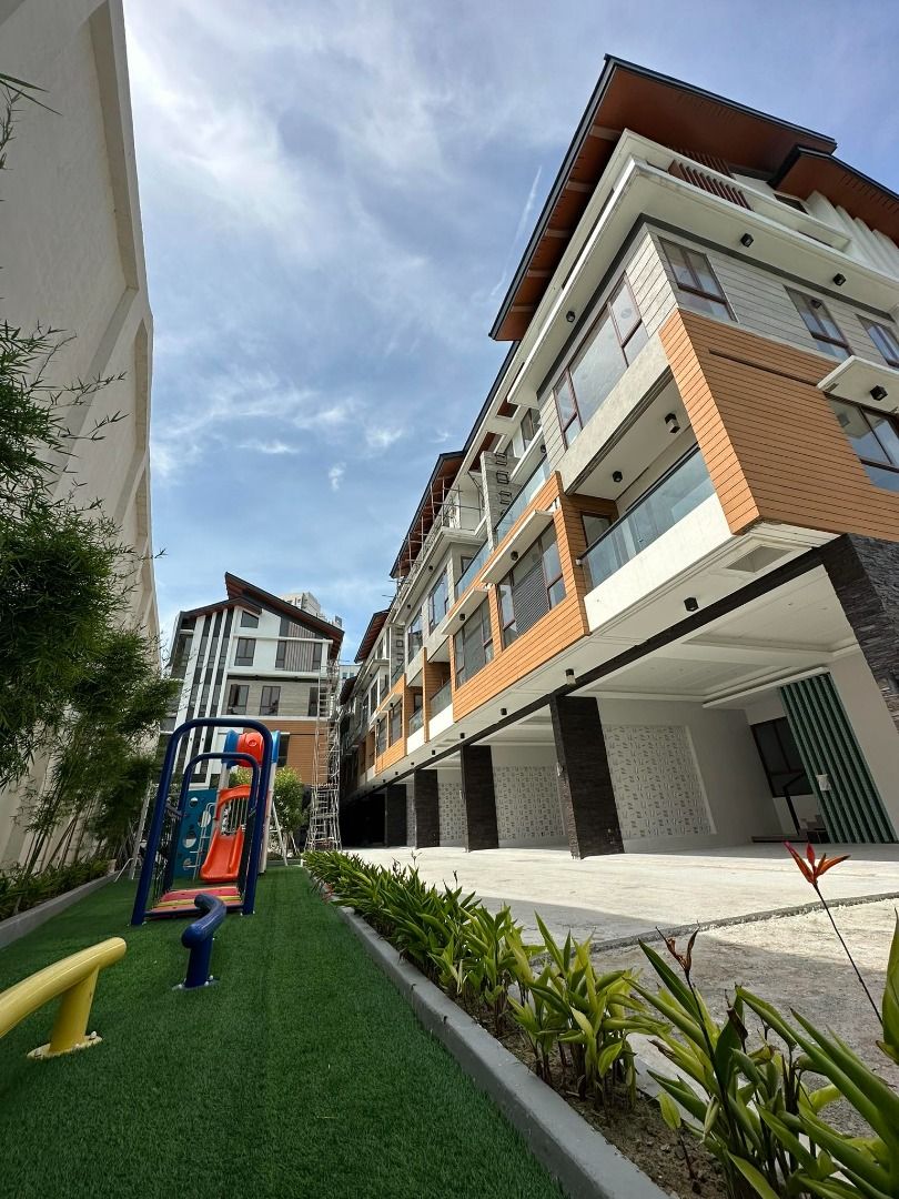 4Storey Luxury Townhouse For Sale in Manila near Binondo Quiapo