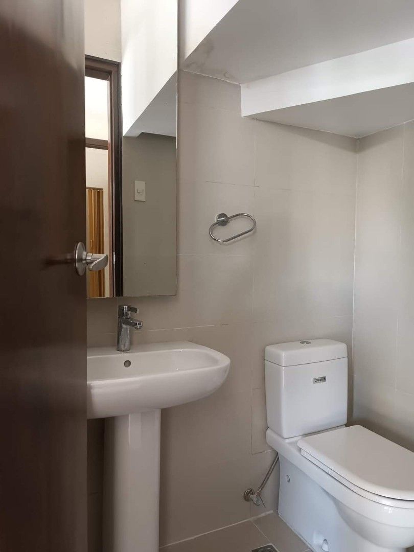 68 Roces Townhouse in Diliman Quezon city, Property, For Sale, House ...