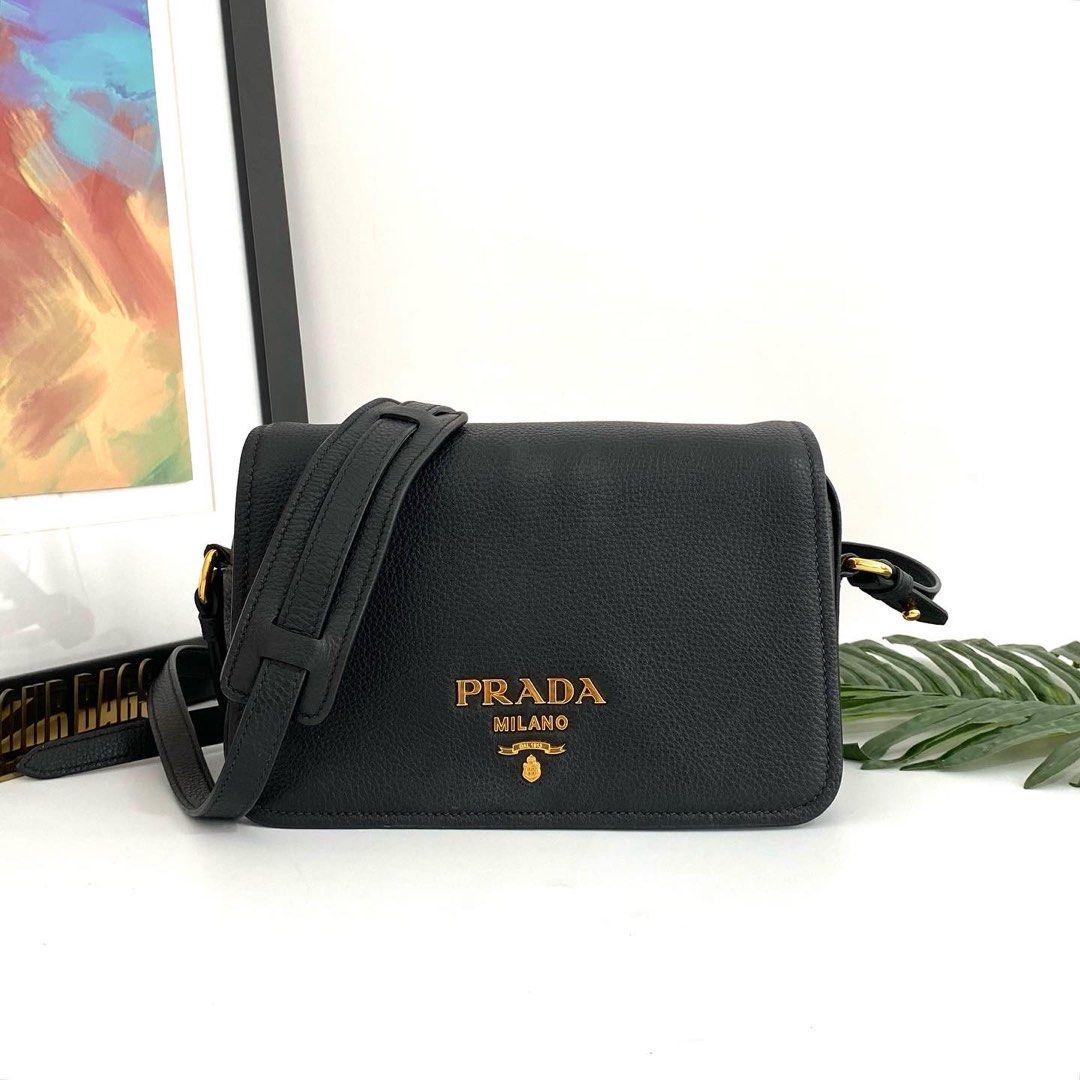 Authentic Prada Black Saffiano Leather Messenger Bag, Luxury, Bags &  Wallets on Carousell