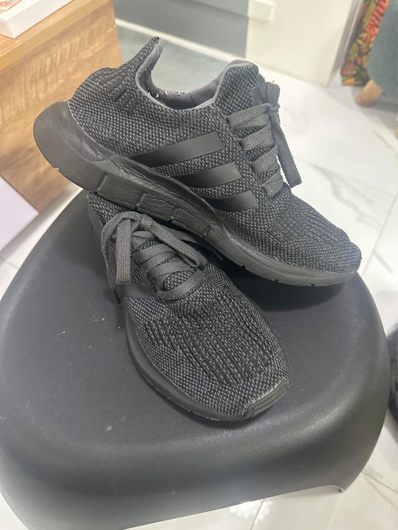 Swift run clearance black ladies