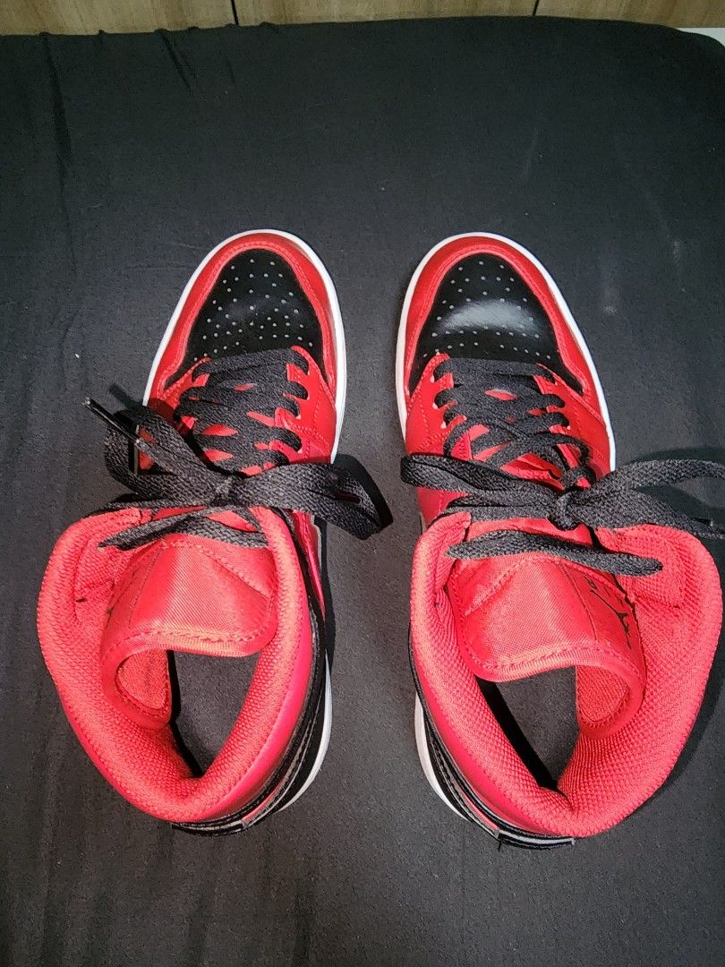 Jordan 1 mid reverse bred on feet online