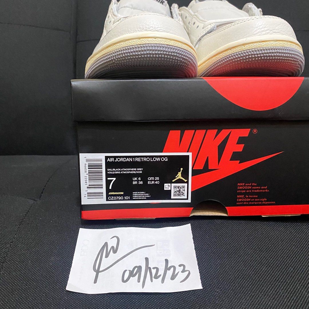 Air Jordan 1 Retro Low OG Atmosphere Grey (Category: Sneakers) located in Pasig City. Submitted by asmus19 (Listing ID 1254371395, Image 3). Description: Jordan Manila Released Size 7 Brandnew.