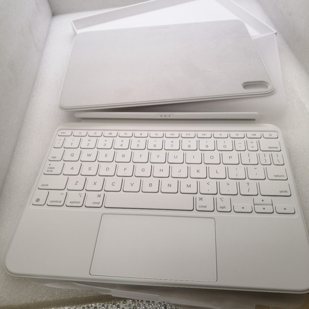 Apple iPad (10代) Magic Keyboard Folio（白色), 電腦＆科技, 電腦 
