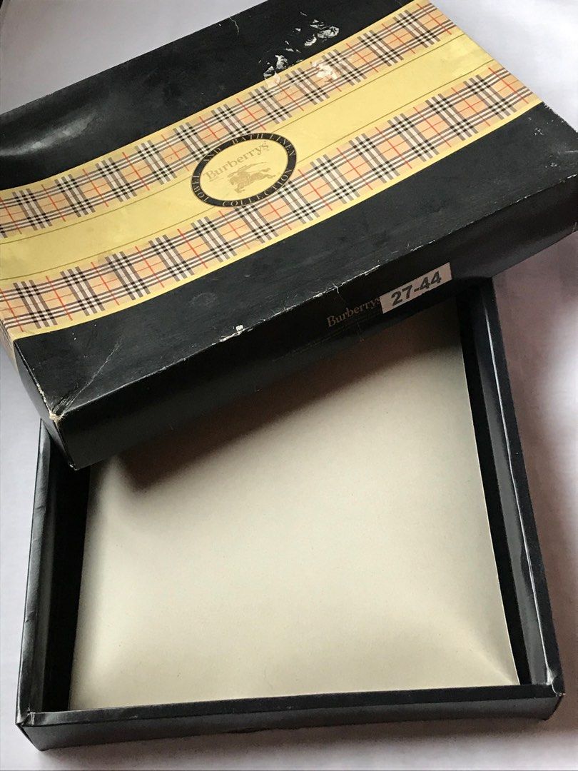Authentic Burberry Box 16x12x2 inches (Category: Luxury Accessories) located in Manila. Submitted by iyasellsph (Listing ID 1254331093, Image 3). Description: Authentic Burberry Box -As is where is* LP P100 HAGGLERS KEEP OUT 16 inches wide x 12 inches wide x 2 inches deep For towel, linen and flat beddings Clean inside out but *with storage scuffs.