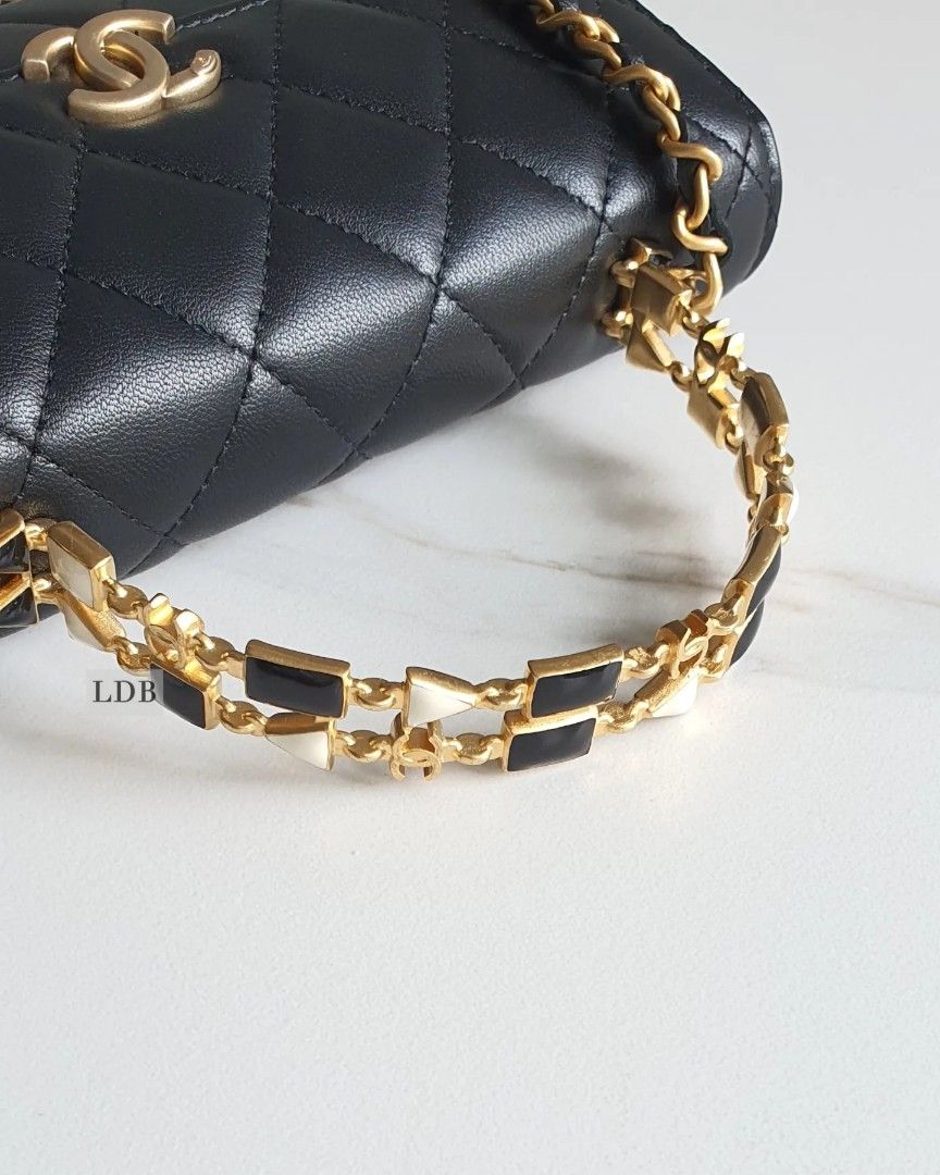 Chanel Gold Lambskin And Black Patent Leather Double Circle Clutch Gold  Hardware, 2007 Available For Immediate Sale At Sotheby's