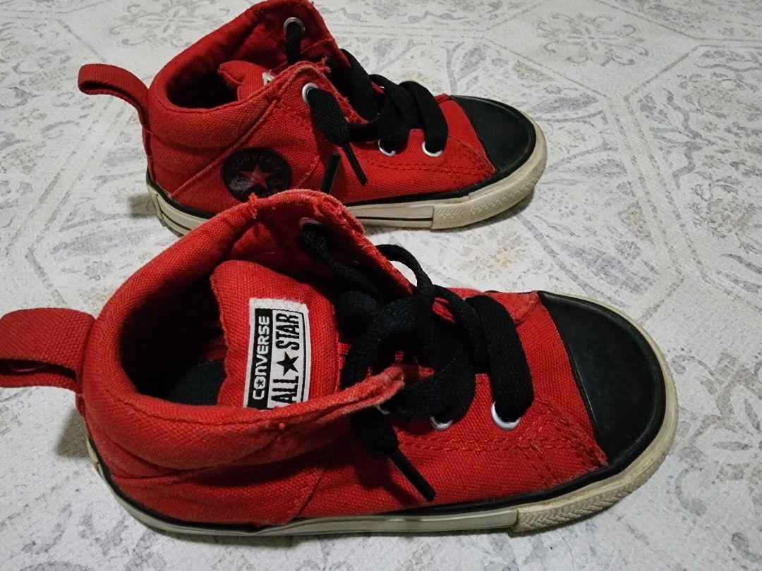 Red and black hotsell converse high tops