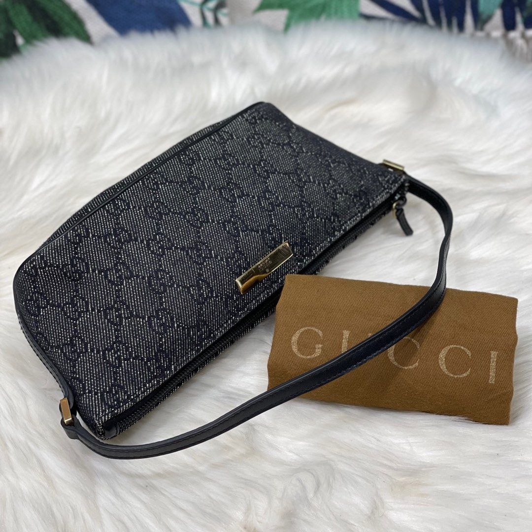 AUTHENTIC VINTAGE GUCCI BOAT POCHETTE, Luxury, Bags & Wallets on Carousell