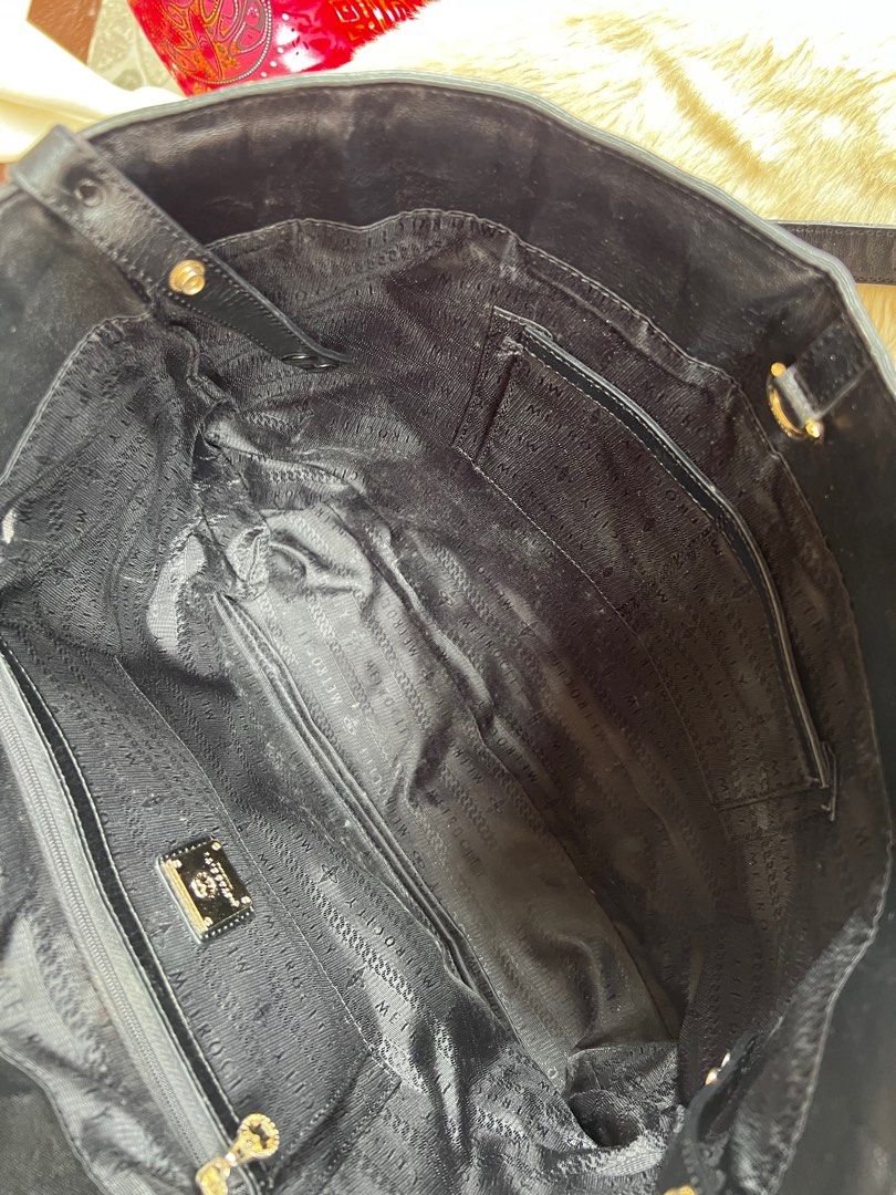 AUTHENTIC Metrocity Quilt Leather Tote Shoulder Bag
