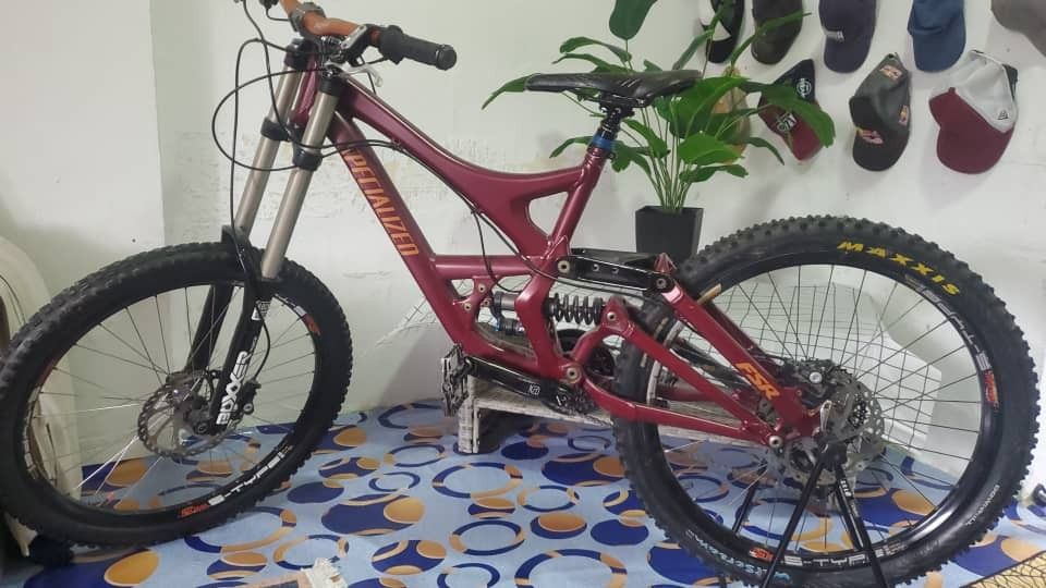 Basikal downhill deals