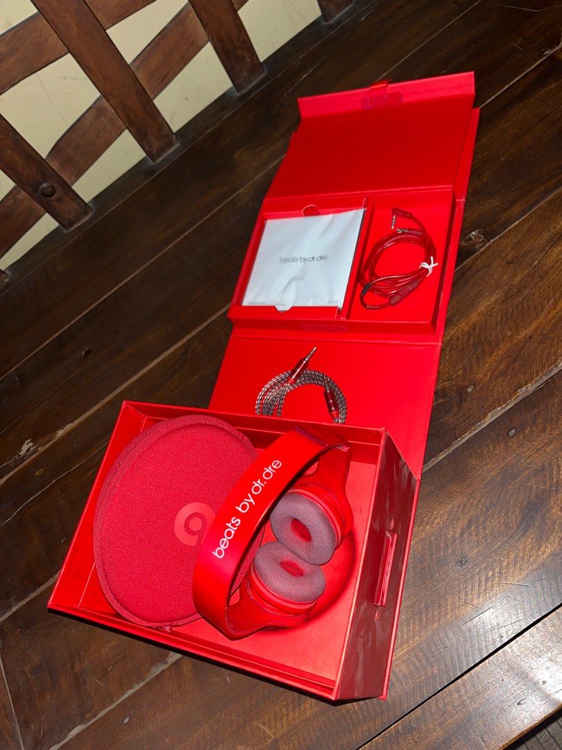 Beats Solo HD with Box and Manuals (Category: Headphones & Headsets) located in Makati City. Submitted by mike.bewer (Listing ID 1254439356, Image 3). Description: For Sale: USED Original complete with box and manuals. Beats Solo HD in red color. Has repaired headphone brace on the right and bought a replacement cord. Still does the job. (If your thinking of the cord issue it can be resolved by ordering it via online shopping apps.) Thanks. 😎.