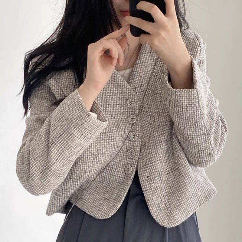 Beige Tweed Jacket, Women's Fashion, Coats, Jackets and Outerwear on Carousell
