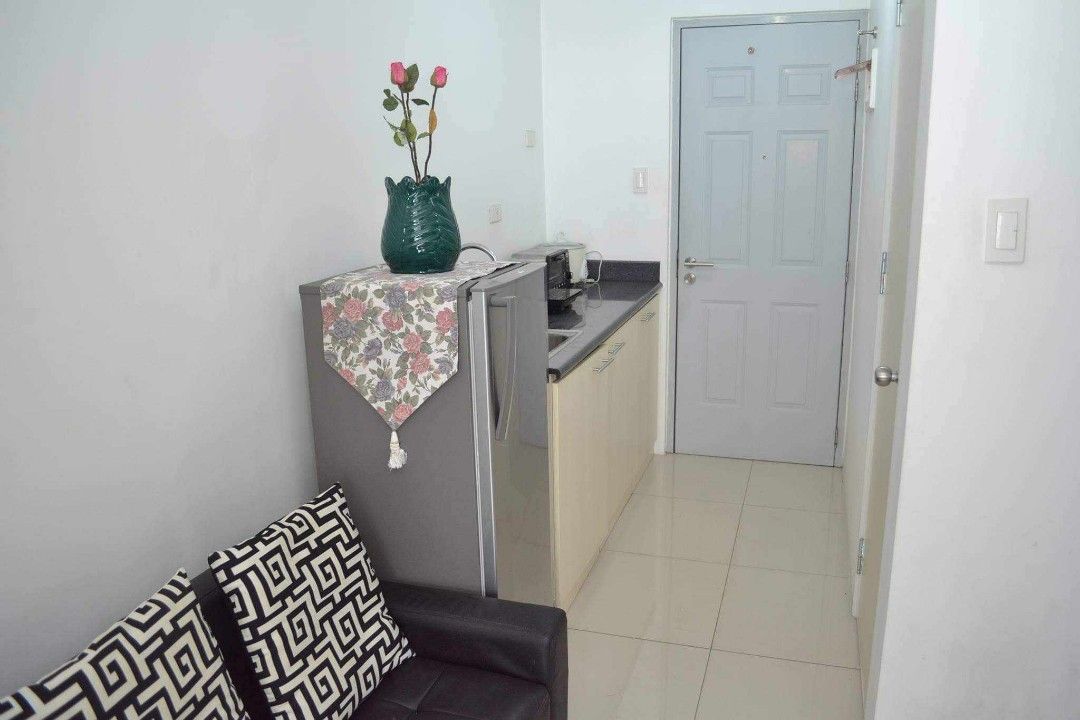 Berkeley Residences Sale/ Rent 1bdrm unit (Category: Apartments & Condos) located in Las Pinas. Submitted by trueflower_3c7343 (Listing ID 1254342989, Image 3). Description: Furnished 1 Bed Room Condo Unit Berkeley Residences Nearby Schools: Ateneo de Manila UP Diliman Miriam College Building establishments: Savemore BDO Building Amenities include: Swimming Pool (50 meter lap pool and kiddie pool) Study Area (with free internet) 24/7 Security Air