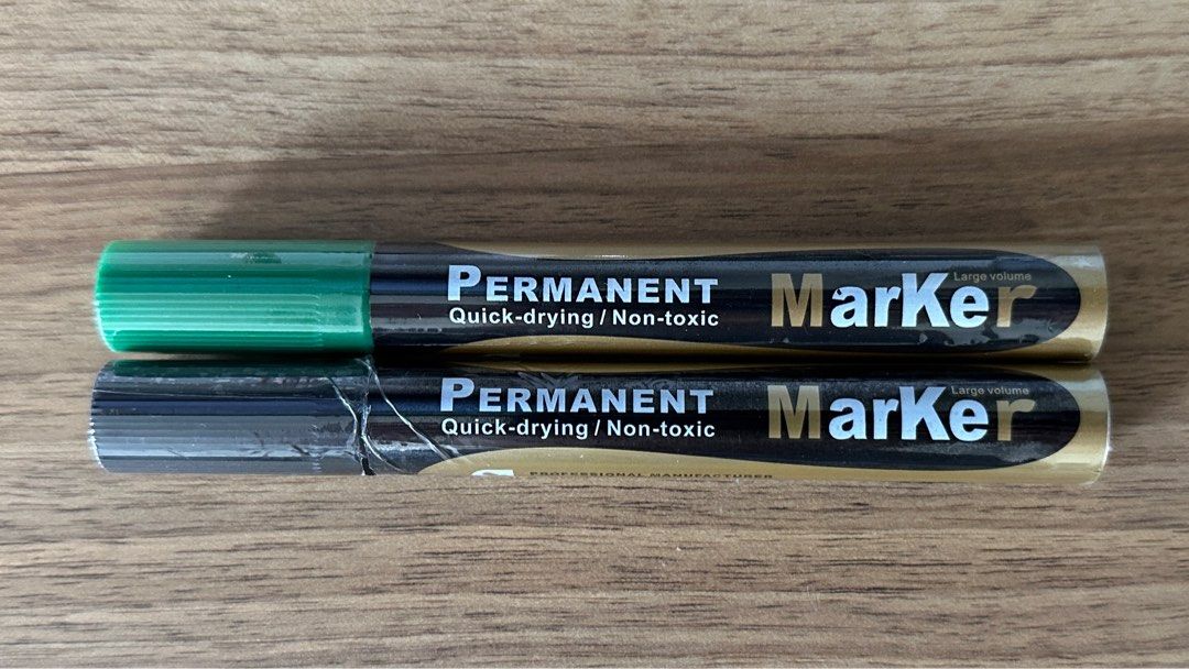 1pc Random Color Permanent Marker Pen Fine Point Waterproof Ink