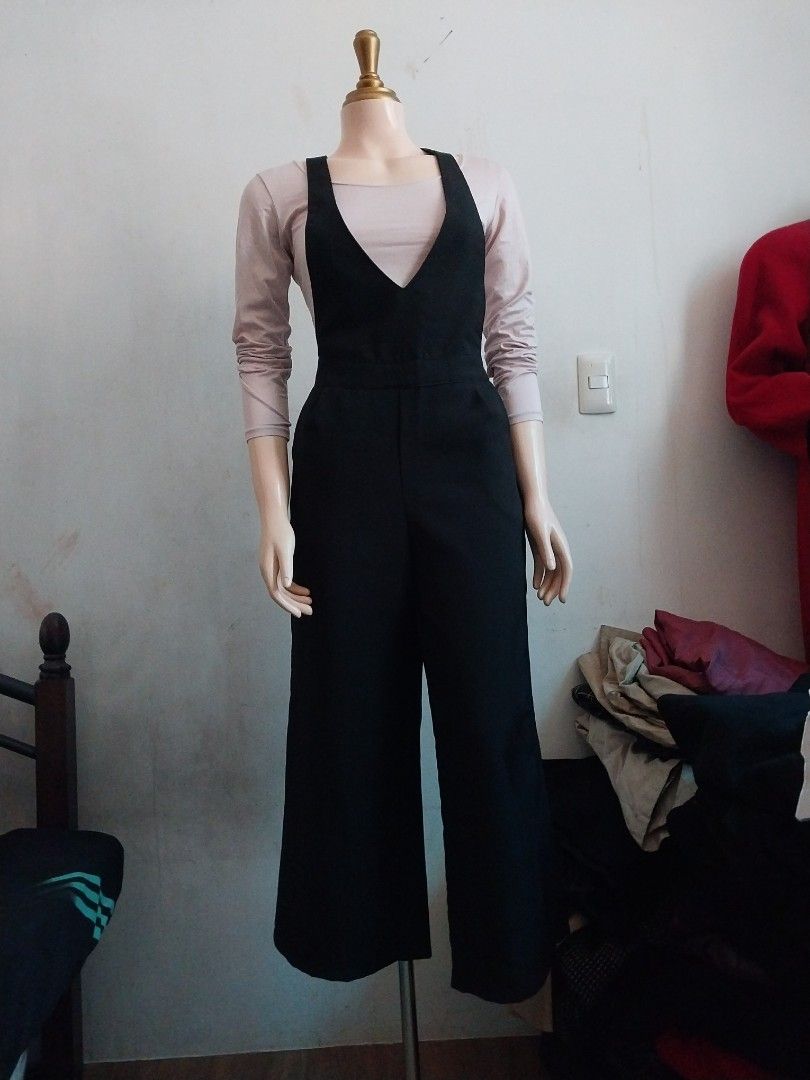 Black jumper pants shop