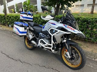 BMW R1250GS Rallye Edition With Gold Color Tubeless Cross Spokes. PML Unit With 5 Years Warranty. One Meticulous Owner. Registration Date 30/09/2021.