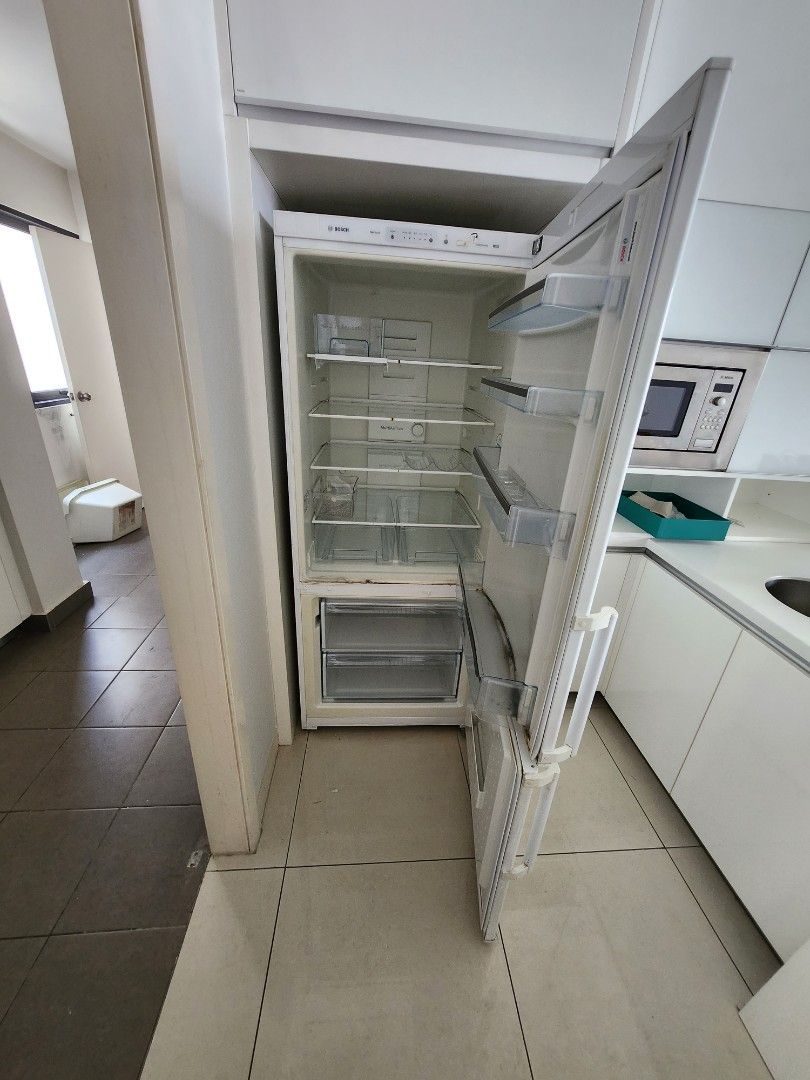 Bosch double door fridge, TV & Home Appliances, Other Home Appliances