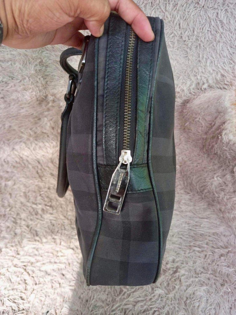 BURBERRY Briefcase Legit, Luxury, Bags & Wallets on Carousell