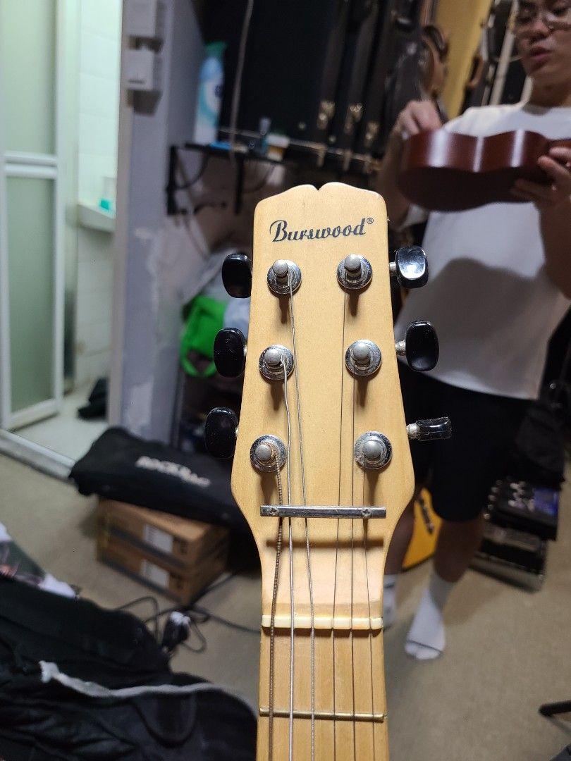 Burswood electric guitar with outlet built in amplifier
