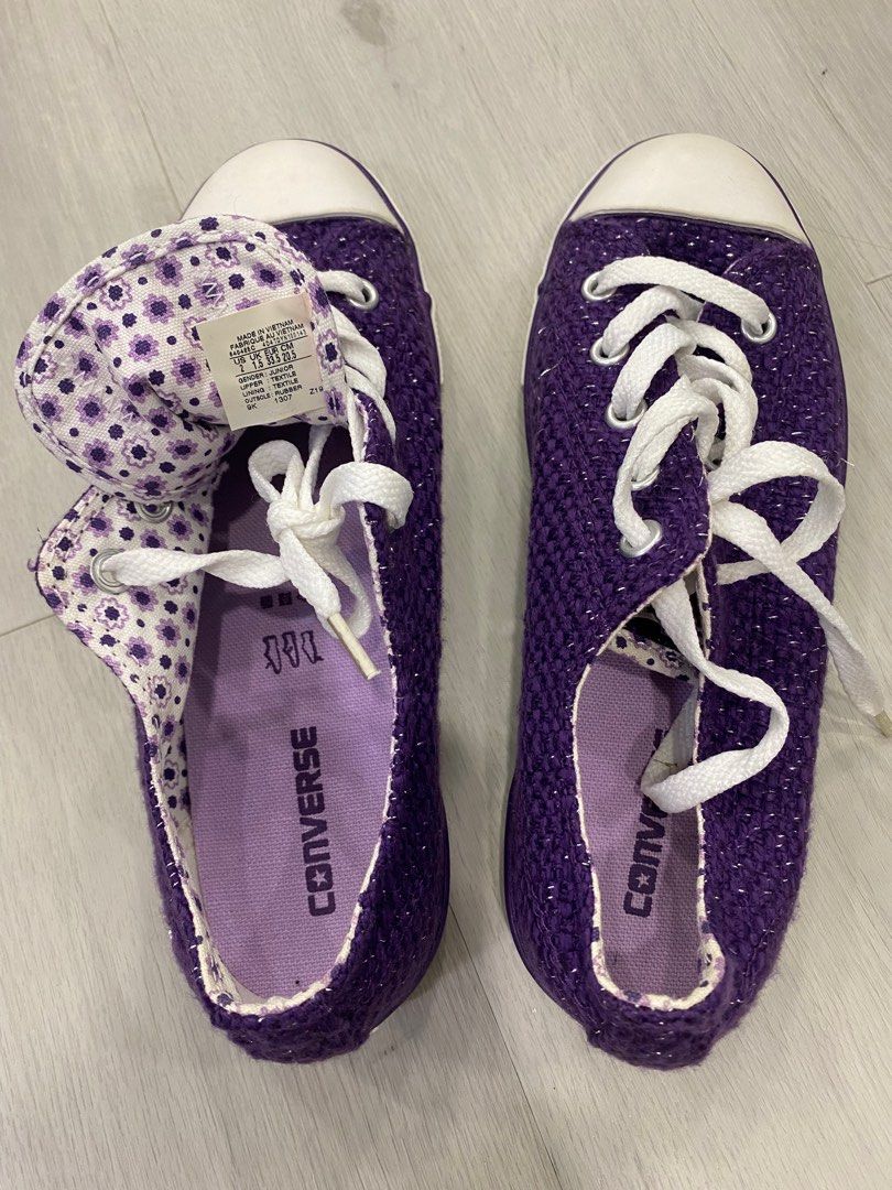 Converse Junior Size Sneaker US 2 Women s Fashion Footwear