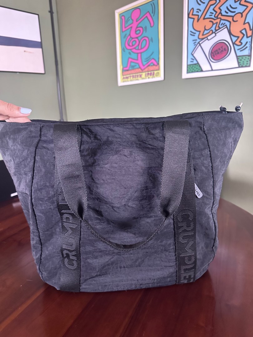 Crumpler tote on sale