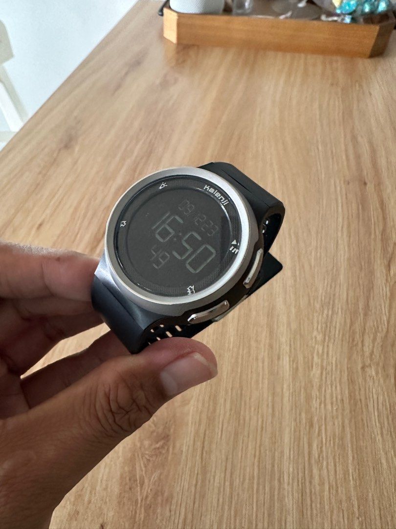 DECATHLON WATCH, Men's Fashion, Watches & Accessories, Watches on Carousell